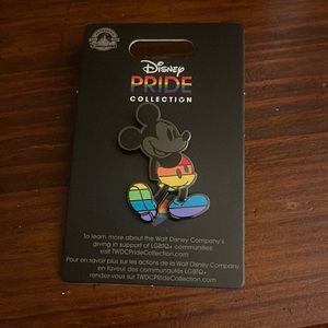 NWT Disney Pride Mickey Mouse Trading Pin